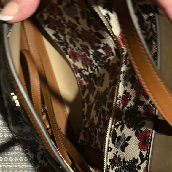 Tory Burch Red and Pink Totes with Modern Floral Design - Picture 2 of 4